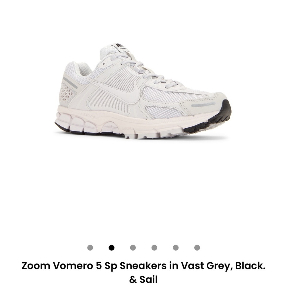 Nike Women's Sneakers in Light Gray